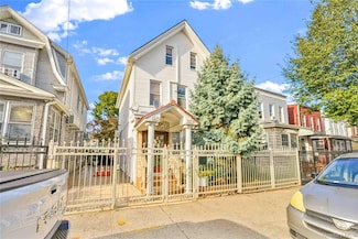 8063 87th Rd, Woodhaven, NY 11421