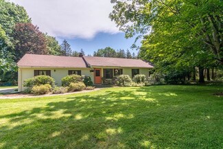 1047 Beech St, Manchester Center, VT 05255