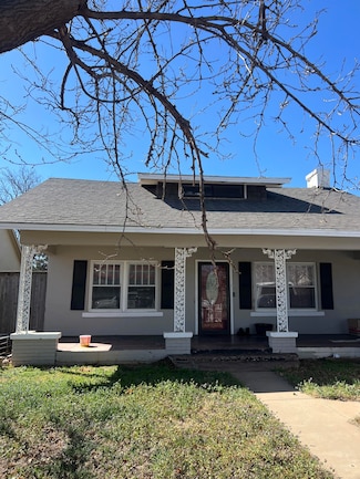 1105 W 11th St, Plainview, TX 79072
