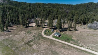 31/33 Bacon Creek Rd, Cascade, ID 83611
