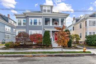 13 Roslyn St Unit 1, Salem, MA 01970