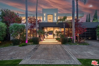 511 N Rexford Dr, Beverly Hills, CA 90210