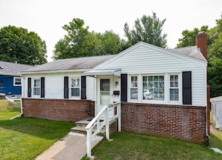 24 Gannett St, Brockton, MA 02302