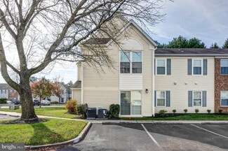 305A Violet Dr, Mount Laurel, NJ 08054