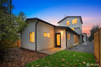 12531 25th Ave NE Unit A, Seattle, WA 98125