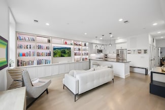 72 Essex St Unit 4, Jersey City, NJ 07302