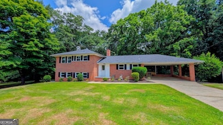 3318 Hilltop Cir, Gainesville, GA 30506