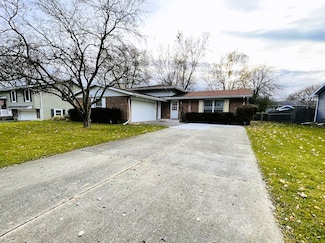 628 S 7th St, West Dundee, IL 60118