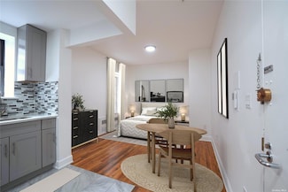 414 E 10th St Unit 6C, New York, NY 10009