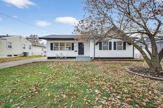 3807 Glen Ellen Dr, Des Moines, IA 50317