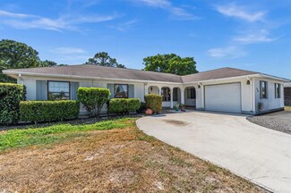 672 SE Essex Dr, Port Saint Lucie, FL 34984