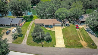 358 Buccaneer St, Hot Springs National Park, AR 71913