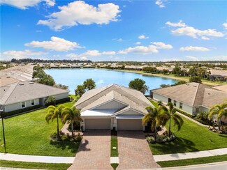 14618 Edgewater Cir, Naples, FL 34114