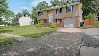 2203 Old Fort Hills Dr, Fort Washington, MD 20744