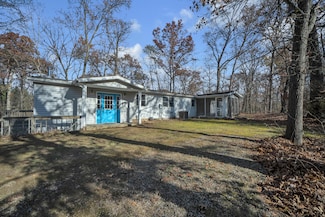 5990 Brills Lake Rd, Jackson, MI 49201