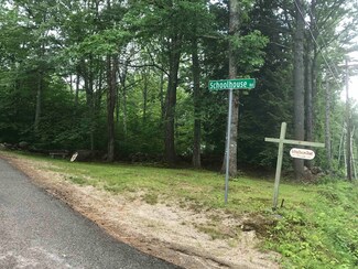 19 Schoolhouse Rd, Tuftonboro, NH 03816