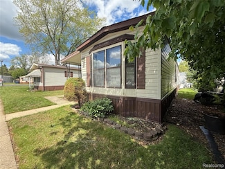 25654 Madison St, Novi, MI 48375