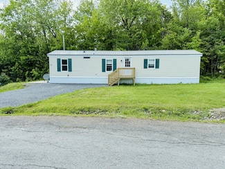 22 Cindy Ln, Dexter, ME 04930