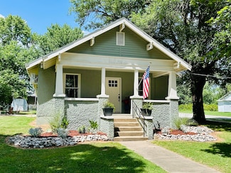 300 W Pennsylvania Ave, Pierce City, MO 65723