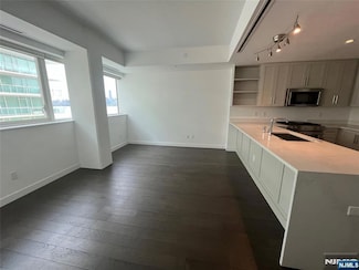800 Ave at Port Imperial Blvd Unit 416, Weehawken, NJ 07086