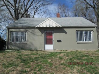 3208 E 62nd St, Kansas City, MO 64130