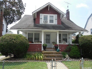 21 Stillwell Place, Freeport, NY 11520