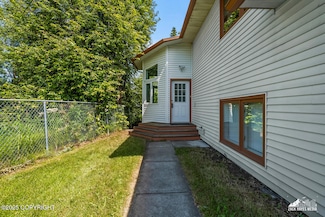 1521 Cache Dr, Anchorage, AK 99507