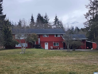 1826 Melody Ln, Port Angeles, WA 98362
