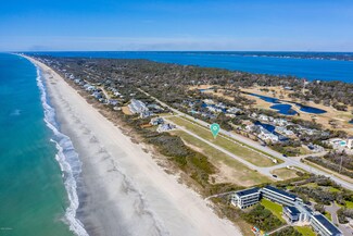 105 Roosevelt Dr, Pine Knoll Shores, NC 28512