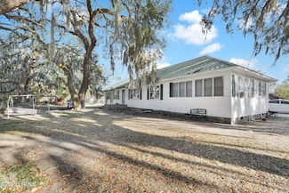 21 Ice House Rd, Beaufort, SC 29906