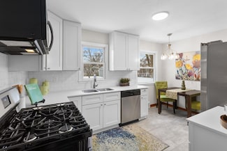 947 Lovell Ave W, Saint Paul, MN 55113