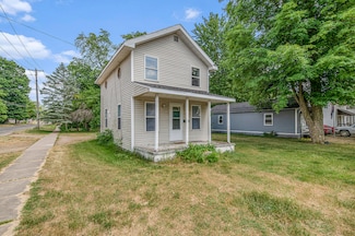 1200 4th St, Three Rivers, MI 49093