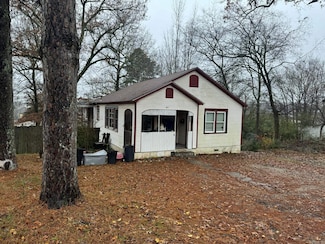 1011 9th St, Mena, AR 71953