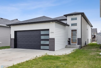 1546 68th Ave S, Fargo, ND 58104