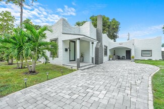727 Fernwood Dr, West Palm Beach, FL 33405
