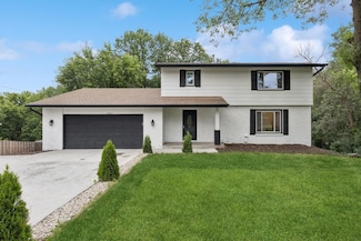 12621 Cedar Lake Rd, Hopkins, MN 55305