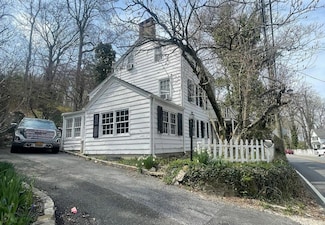 94 Main St, Roslyn, NY 11576