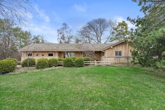 500 E Circle Rd, Thiensville, WI 53092