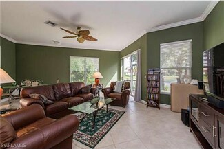 5832 Paradise Cir, Naples, FL 34110