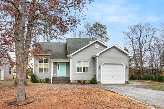 2252 Jolly Rodger Dr, Greenbackville, VA 23356