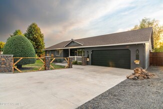 204 N 57th St, Yakima, WA 98901