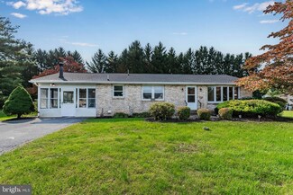 1245 W Trindle Rd, Mechanicsburg, PA 17055