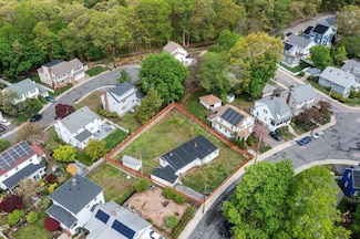 10 Gretter Rd, West Roxbury, MA 02132