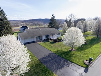 919 W Broad St, Horseheads, NY 14845