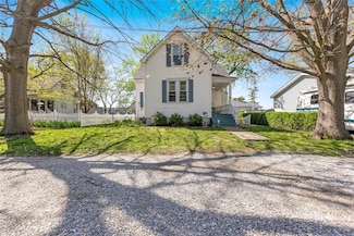 8 E Gooding St, Millstadt, IL 62260