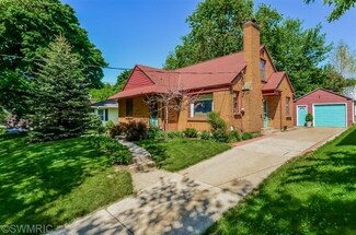 308 Holmdene Blvd NE, Grand Rapids, MI 49503