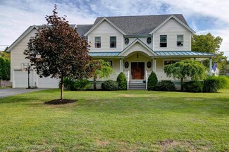 41 Defiance Ave, Bristol, RI 02809