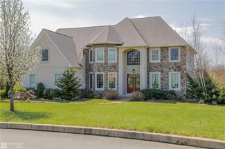 6023 Stag Dr, Emmaus, PA 18049