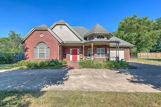 306 NW A St, Bentonville, AR 72712