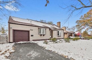 686 2nd St, Crete, IL 60417